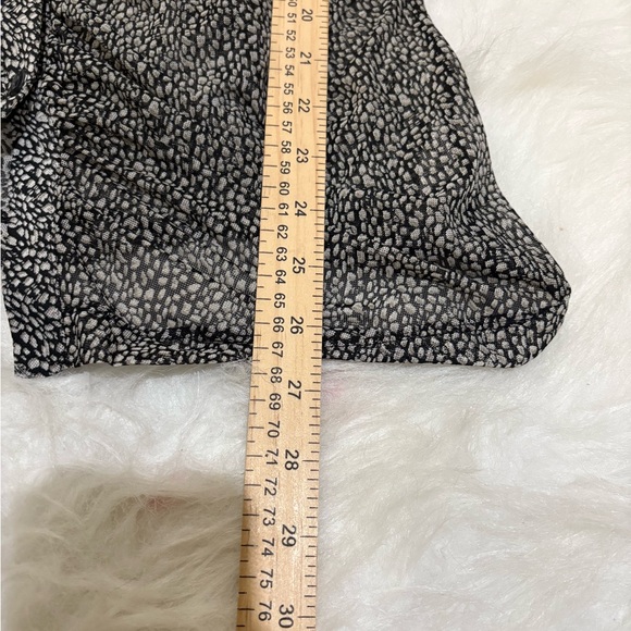 CAbi Sheer‎ Ruched Mesh Snow Leopard Print Button Down Blouse L 241 Stretch Y2K - Picture 6 of 7